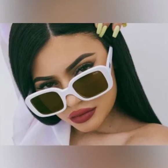 😎 Quay Australia "20's" Quay x
Kylie Collab Shades😎 - Picture 2 of 15